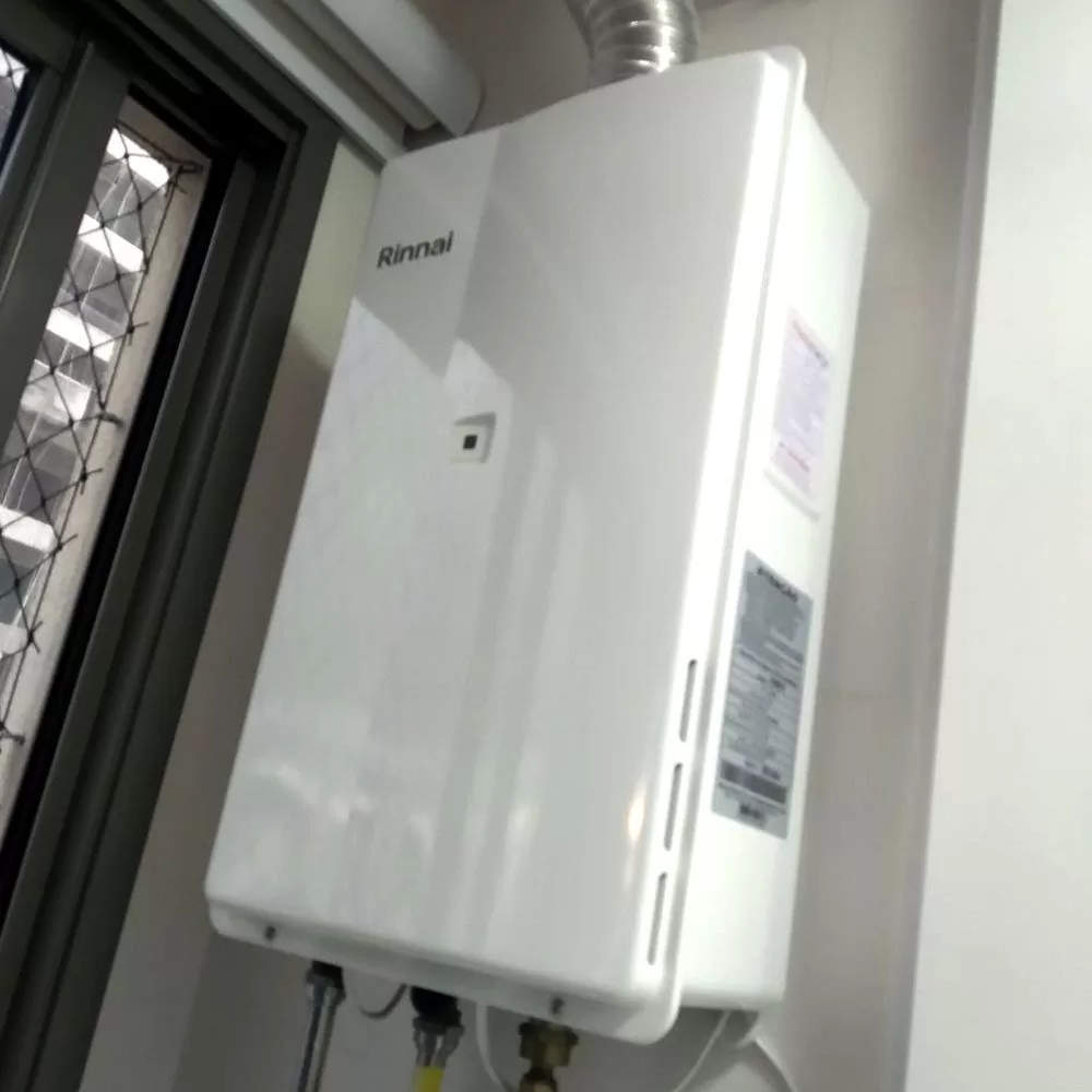 Ajustar corretamente a temperatura ideal aquecedor a gás Rinnai não é apenas uma questão de conforto, mas também de eficiência e segurança.